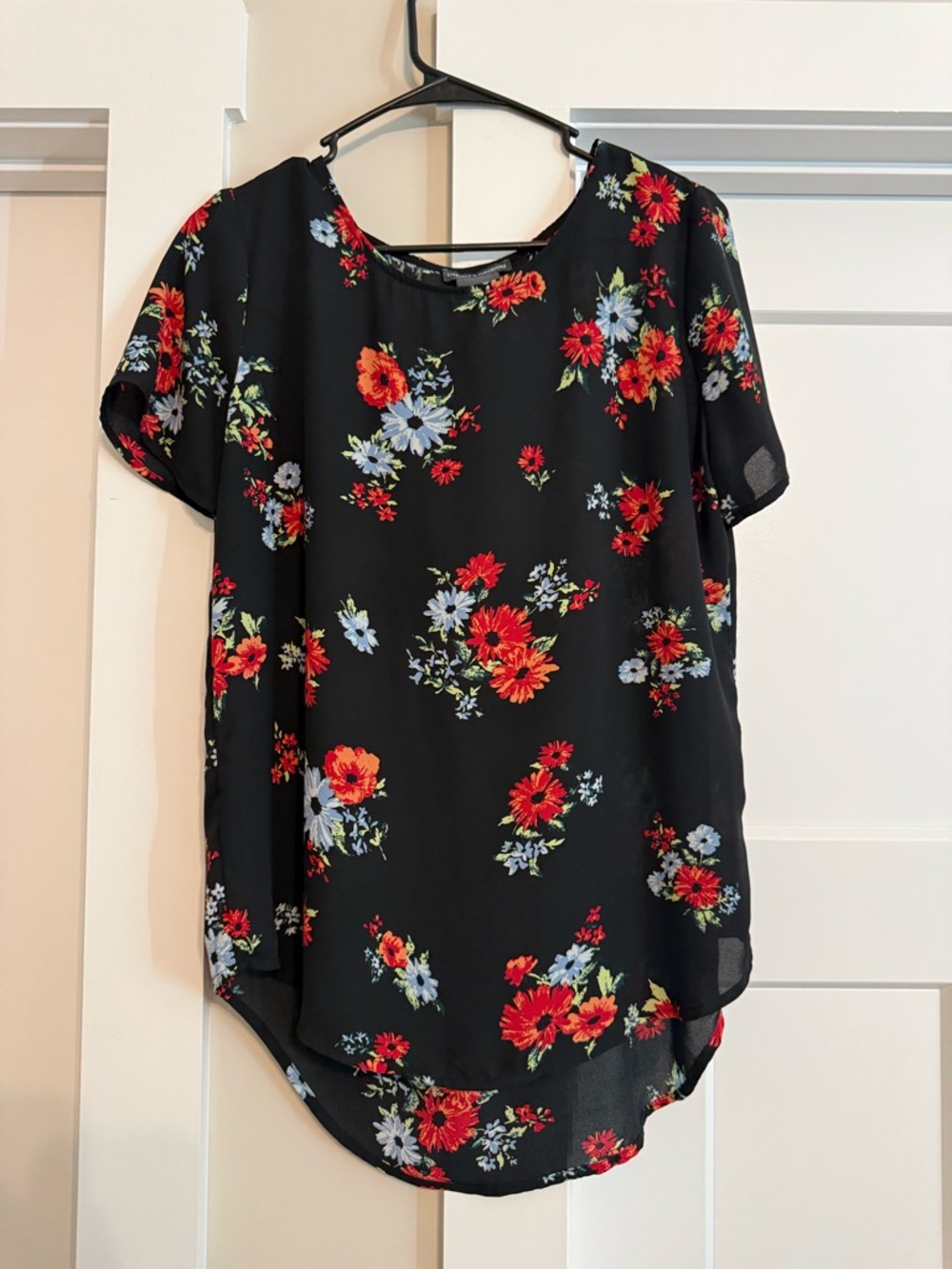 Women's Black Floral Short-Sleeve Blouse